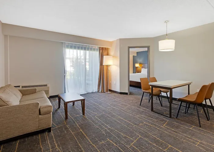 The Lux Hotel & Conference Center, An Ascend Collection Hotel