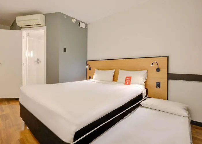 ibis Vitoria Praia de Camburi