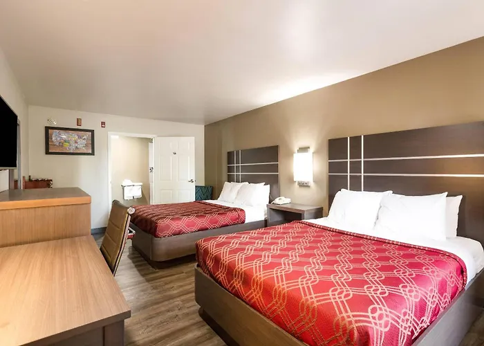 Econo Lodge Inn & Suites Murfreesboro Shopping District