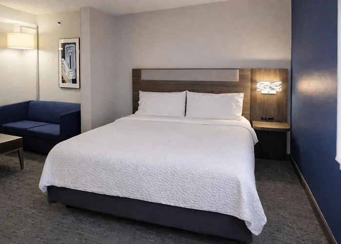 Holiday Inn Express Hotel & Suites St. Paul - Woodbury By Ihg