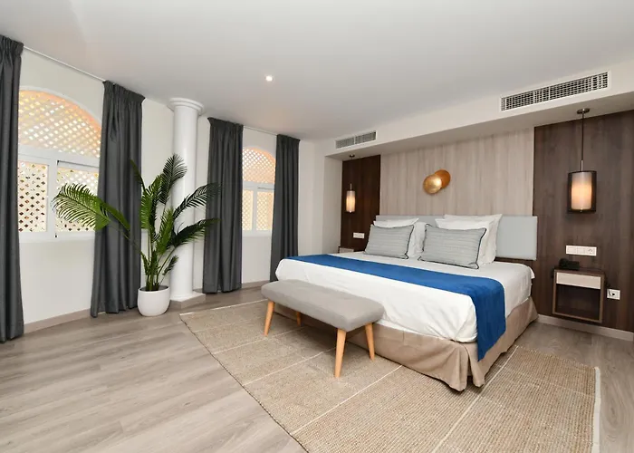 Hotel Salobrena Suites