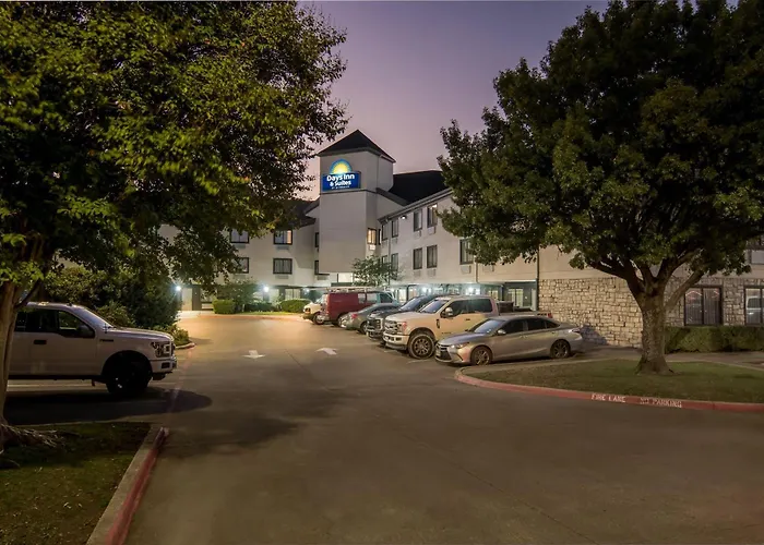 Days Inn & Suites By Wyndham Desoto