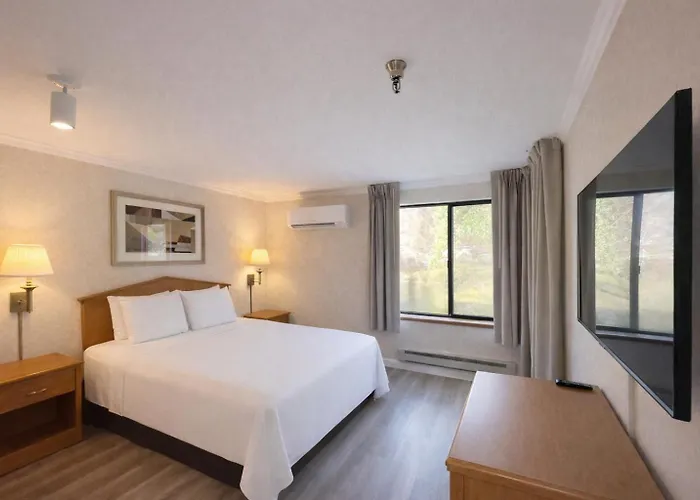 Friday Harbor Suites