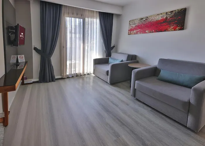 Buca Mat Hotel By Tahtali