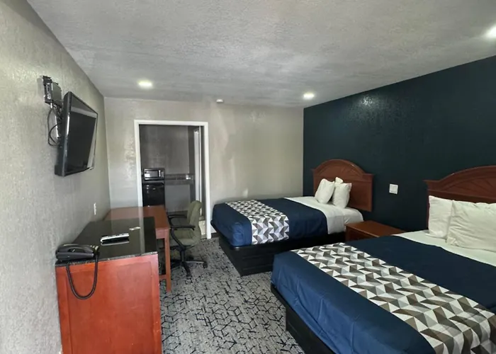 Rodeway Inn & Suites