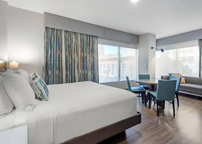Cambria Hotel Philadelphia Downtown - Center City