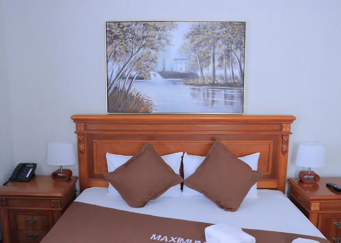 Maximum Hotel
