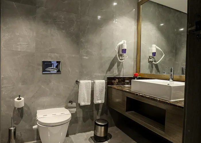 Porto Said Hotel & Spa