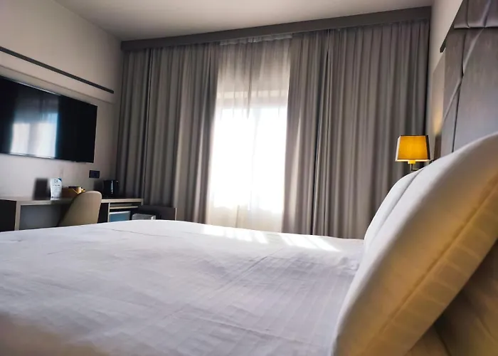 Dc Hotel International