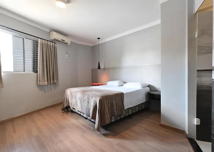 Hotel PrimeInn Excelente Custo Benefício e Taxas de Estacionamento Isentas