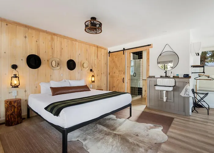 Hotel Palomino