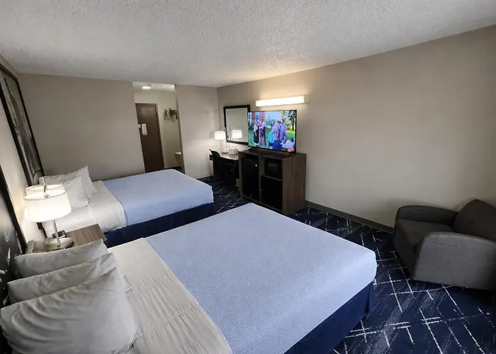 Super 8 By Wyndham Sturgis