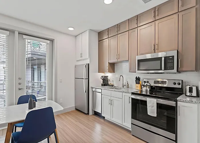 Placemakr Austin Downtown, Apartments By Hilton