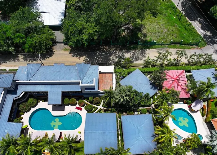 Parti Gras Hotel & Villas En Playa Potrero