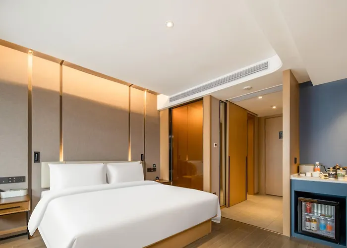 Atour Hotel Fuzhou Shangxia Hangda Road Metro Station