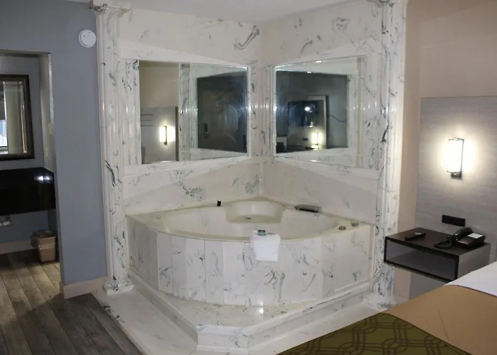 Milan Inn & Suites