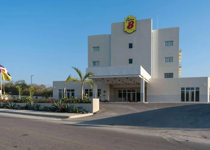Super 8 By Wyndham Manzanillo