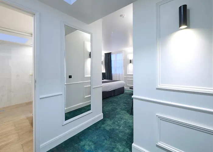 Maison Philippe Le Bon Hotel, Restaurant & Bar Le 19