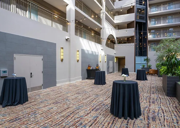 Embassy Suites By Hilton Seattle Bellevue