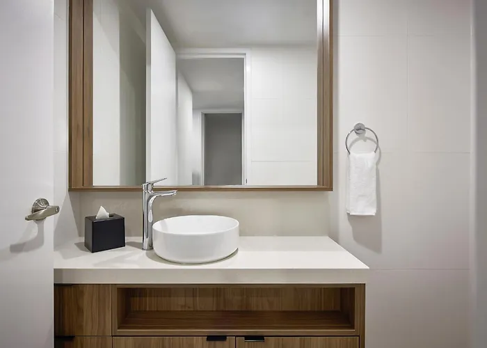 Meriton Suites World Tower, Sydney