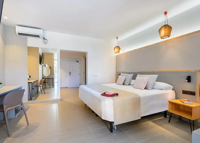 Hotel Vibra Cala Tarida-3SUP