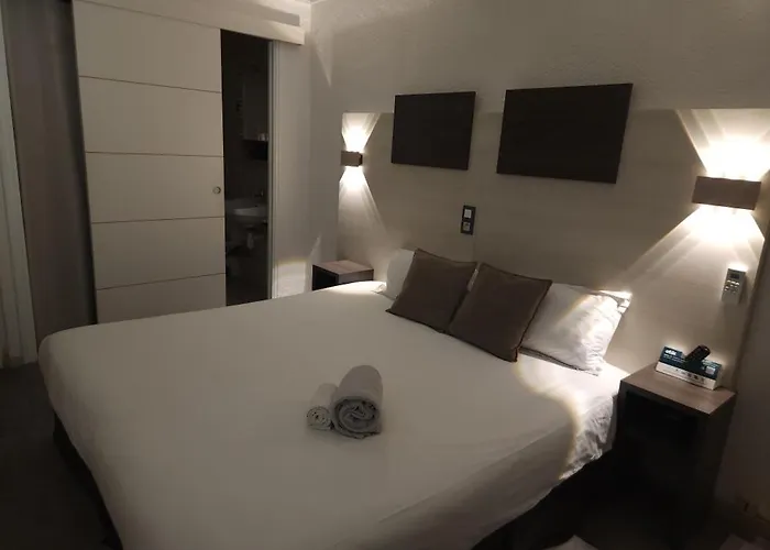 Logis Hotel Restaurant Les Charmettes