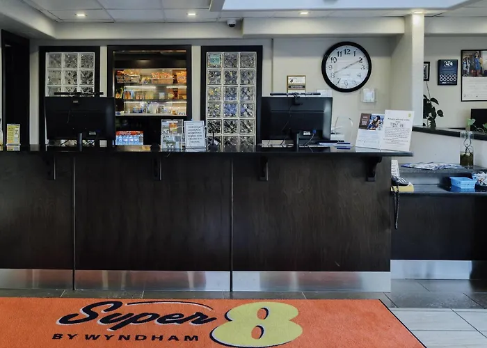 Super 8 By Wyndham Grande Prairie