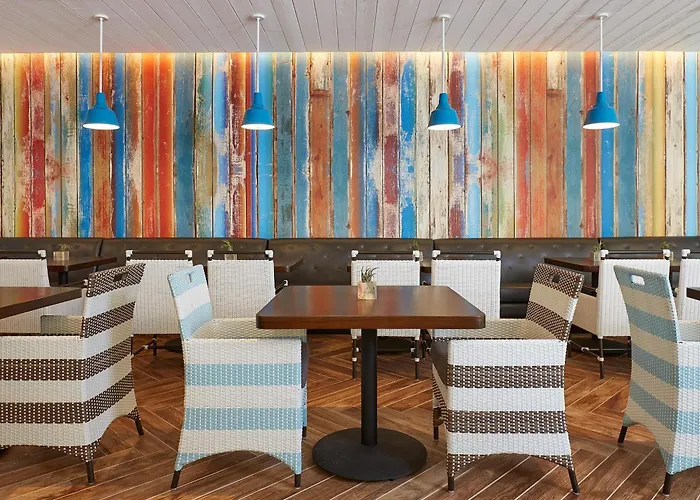The Waterfront Beach Resort, A Hilton Hotel
