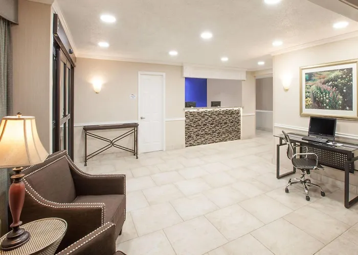 Baymont By Wyndham Texarkana