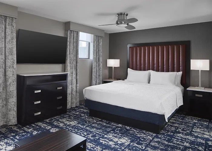 Homewood Suites Savannah Historic District/Riverfront