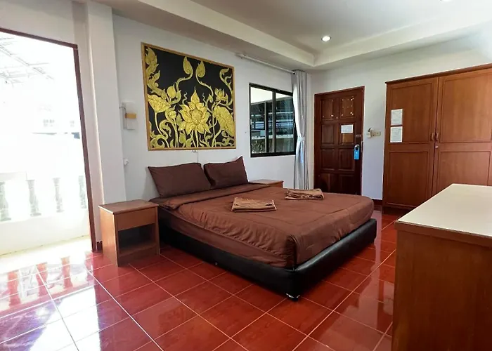 Ban Elephant Blanc Apartment