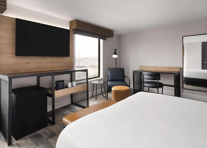 Aiden By Best Western Newark Airport