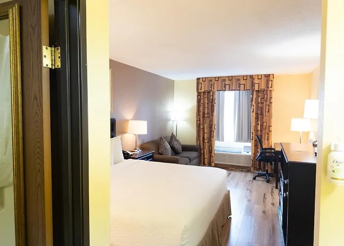 Baymont By Wyndham Battle Creek Downtown