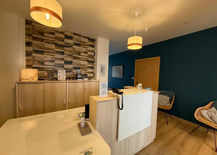 Hotel La Porte Saint Pierre-Logis Hotel Intra Muros Renove En 2026