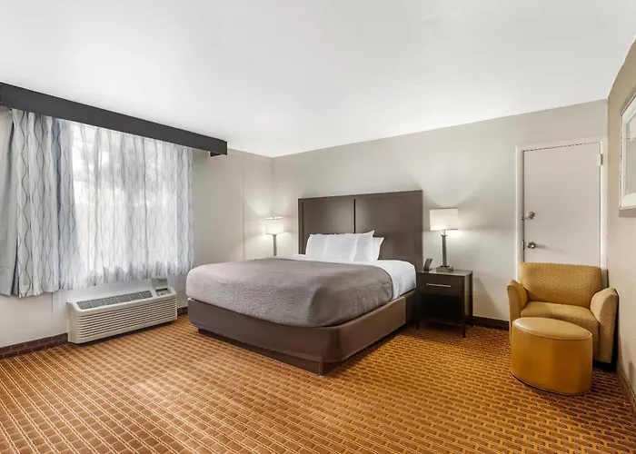 Quality Inn & Suites Chattanooga-East Ridge
