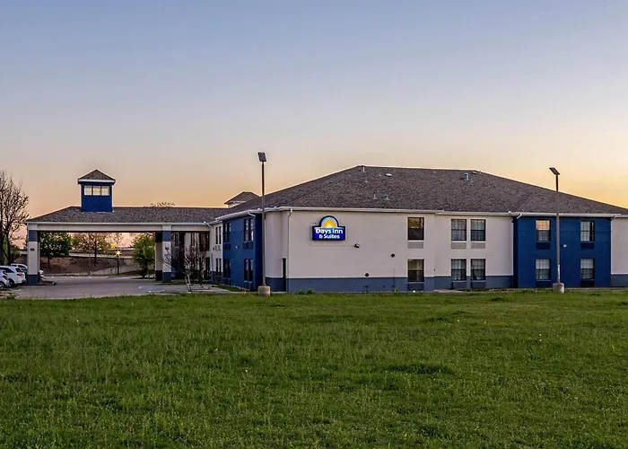 Days Inn By Wyndham Dallas Plano