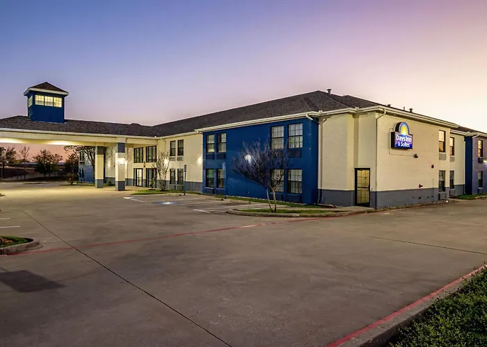 Days Inn By Wyndham Dallas Plano