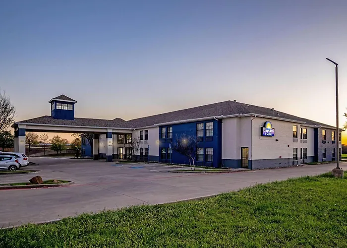 Days Inn By Wyndham Dallas Plano