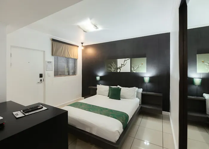 The Nicol Hotel And Apartments
