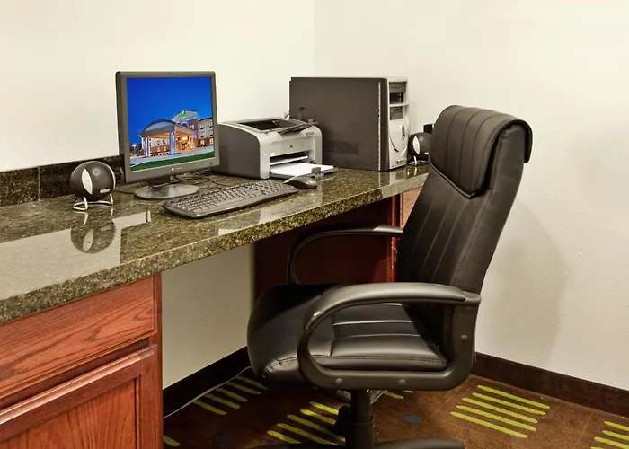Holiday Inn Express Hotel & Suites St. Charles By Ihg