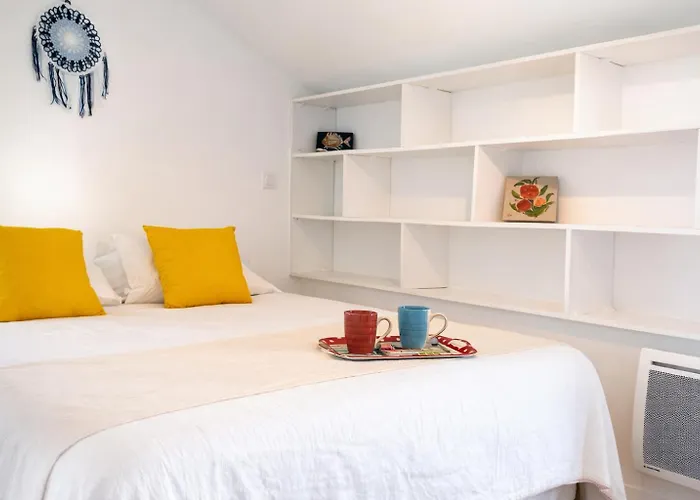 Residence Clos des Aigrettes -Appartements a 30m du Port de La Cotiniere , Ile d Oleron -commerces et plages a pied