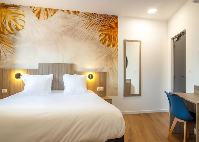 Cit Hotel L Oasis D Avignon