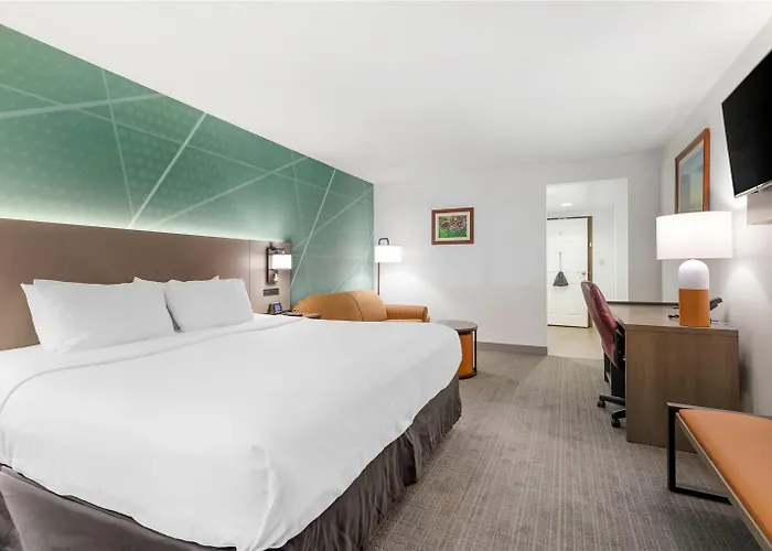 Comfort Inn & Suites Lake George