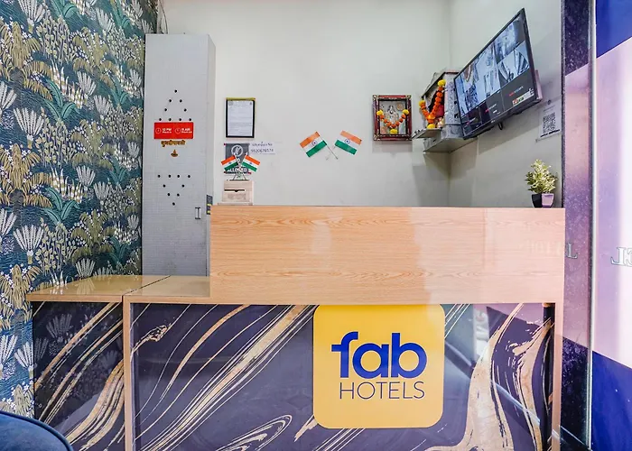 Fabhotel The United