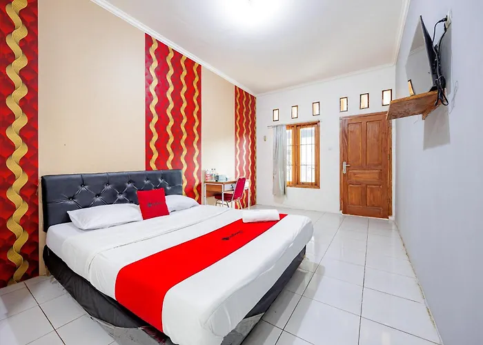 Reddoorz Syariah Plus Near Jatiwarna Toll Gate