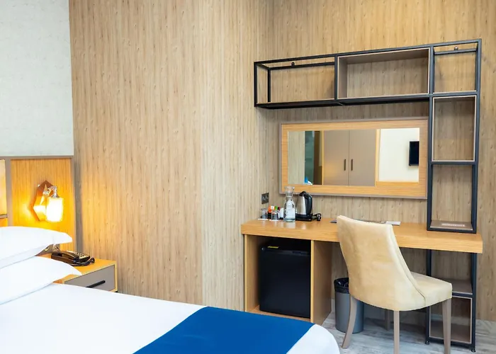 New Wave Hotel
