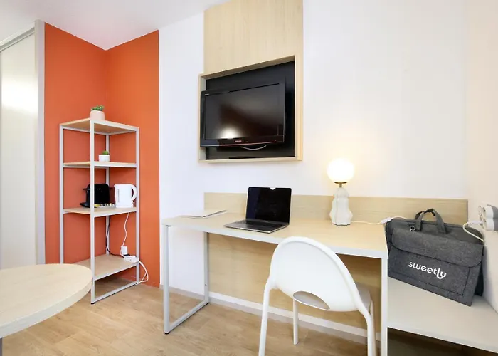 Sweetly Isatis Merignac Hotel De Ville