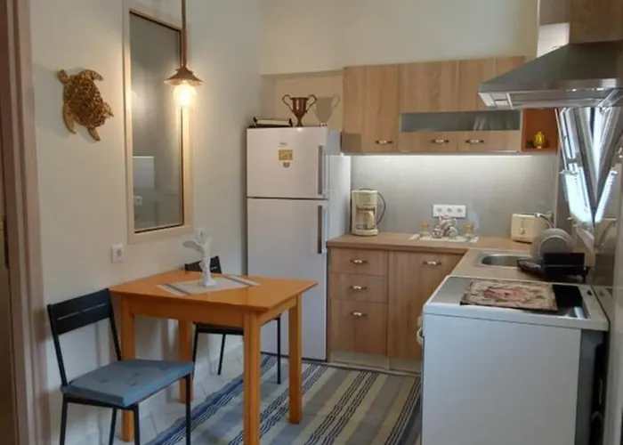 Tsaner Apartment And Rooms