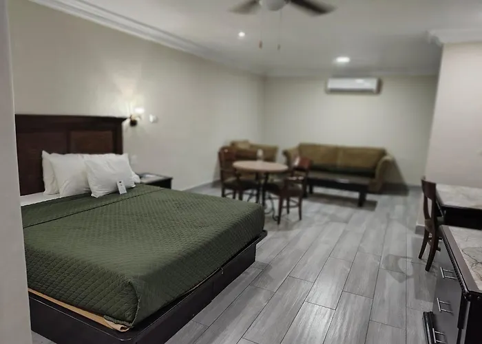 Hotel Siesta Real