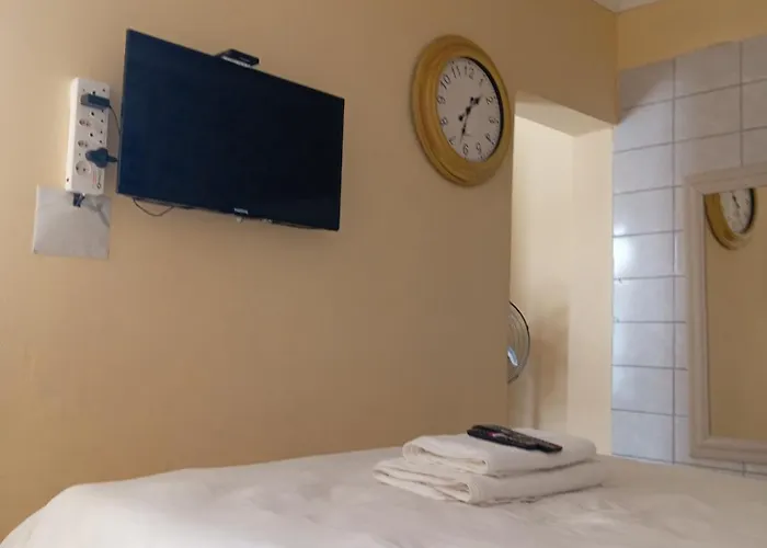 Naliya Guest House
